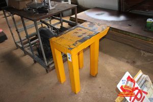 99 · HD STEEL STAND. YELLOW. APPROX 750 X 370 X H700MM