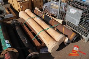 70 · 3 X INDUSTRIAL FLEXIBLE HOSES, WITH FLANGED ENDS, APPROX 1900MM SN 10544445, DIAMETER 150MM