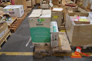 1 X Everhard Bloom 600mm Vanity Cabinet, Floor Mount, 1 X Everhard 600mm Vitreous China Slim Top, Poss Unused (Boxed, On A Pallet, Poss Unused)