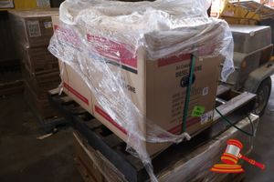 39 · 1 X NEW KIPOR DIESEL ENGINE, MODEL: KD188FAPE, 10HP, E/START, IN SEALED BOX.