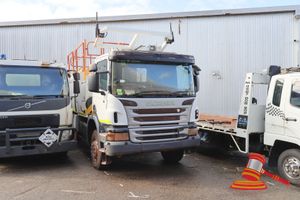 2014 Scania P360 Service Truck White, 4 x 4, Manual/Automatic - Automated Manual Transmission, Diesel Reg #: Unlicensed, ODO: 247,533 Kms Showing on Clock Eng #: DC1306L016747214, VIN: YS2P4X400C9173028 Features: Air Conditioning, Power Steering, Shermac Mineserve 1500 Service Module - Unknown (Asset # ST1163), (*Key # 83, WP# 4878*) Condition: **Passenger Seat Cusion Missing, Visibility System Malfunction Warning On Dash, LHF Wheel Guard Missing.** Panel: FAIR, Paint: FAIR, Glass: FAIR, Tyres: