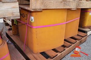 42 · MULTOTEC BEAM LINERS, 400X400X540, INCLUDES:APPROX 8 X LINER SQUARE BOTTOM DECK, YELLOW, DIMENSIONS: 1.2M X 1.2M X 700MM ON PALLET, WEIGHT: 300KG PER BUNDLE, MULTOTEC PART NO: 292656 (USED, SOME MARKS), (B9218372)