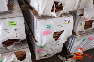 Pack Of Karri Skip Dressed, Feature, 100mm X 25mm, Lm 405, Pack Size 5.4mt X 500 X 500, Random Lengths (Pack# 320024081)