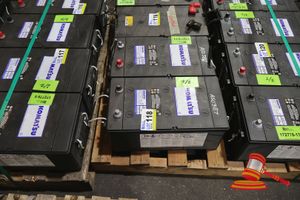 2x Komatsu Lead Acid Batteries, No:58d0601190, 1425 Cca, 440 Vc, Untested ( S44#Ritm0767058,Dr#1441 )