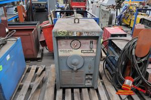 6 · 1 X LINCOLN IDEALARC TM-500/500 AC/DC ARC WELDER, SN:AC124042, CODE: 166 (PARTIALLY VISIBLE) , INPUT SINGLE PHASE 415V 63 AMPS WITH CONDENSER, 79 AMPS WITHOUT CONDENSER, 50 CYCLES, 500 AMPERES AC/DC, UNTESTED (SIGNIFICANT RUST / SOME MARKS), APPROX; 680MMW X 780MM D X 1.1M H, ON A PALLET