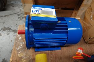 1 X B&L 3-Phase Induction Motor, Type: Ys90l-2, 2.2kw, 415v, 2800r/Min, Sn:073, Untested