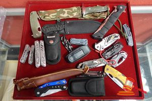 37 · 20 X ASSORTED MULTIPURPOSE TOOLS