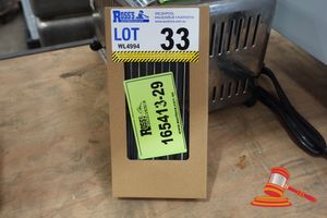 33 · STEAK KNIVES (SET OF 12)