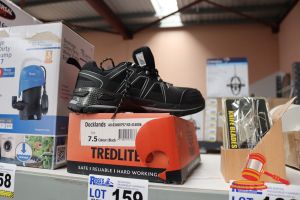 Tredlite Safety Shoes, Model: Docklands, Size: 7.5, Colour: Black