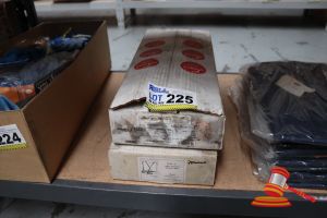 2x ASSORTED LEWIS SNAP-ON BELTS
