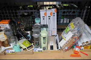 APPROX 10 X PORTABLE BLENDERS AND STICK MIXERS INCLUDES: NINJA, NUTRIBULLET, VARIOUS OTHERS, PLUS 2 X KITCHEN KNIVES, 1 GEORG JENSEN BRAND. UNTESTED