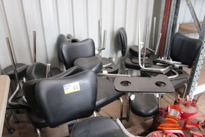 60 · 8 x BEAUTY COMBINATION CHAIRS