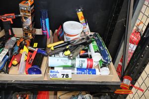78 · TRAY OF ASSORTED PAINTING TOOLS AND SEALANTS, INCLUDES: SIKA SIKAFLEX 11 FC, MAXSEAL PANEL MASTIC OFF WHITE 460G, ALL PURPOSE SILICONE SEAL, VARIOUS SCRAPERS AND HAND TOOLS ETC