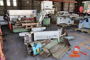 23 · ELECTRICAL MOTOR APPROX; 48CM W X 44CM D X 93CM TALL, WITH ASSORTED CABLES, 1 X IFS INDUSTRIEFILTER-SERVICE GMBH INDUSTRIAL CHIP CONVEYOR SYSTEM, MODEL: IFM 1000, SN:509007/8, 400V 50/60HZ 0.75KW, 1 X SWARF CONVEYOR BELT APPROX; 2.7M L X 40CM W, ( SOME MARKS, UNTESTED), 1 X LEROY SOMER ELECTRIC MOTOR, MODEL: LS80, SN:546874GH006, APPROX; 5 STEEL BEAMS AND BRACKETS, UNTESTED (SOME MARKS)