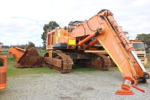 1 · Hitachi Zaxis EX1200-6 Excavator Serial # HCM18J00E00001019, 32,828 hrs showing, Diesel, Boom Arm & Bucket Removed, Handrails & Exhaust Loose. Asset# EX04 (Cracked Window, **Jump Start Required**)