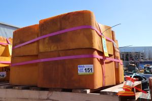 24 X Liner 400x400x250 Sqr Topdeck Beam, L 120 X W 120 X H 70 (Cm) Yellow Polyurethane, Stacked On Pallet (Some Marks), (B2572517)