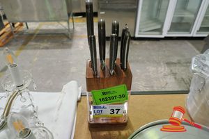 37 · 6 PCE KNIFE BLOCK WITH SHARPENER AND SHEERS