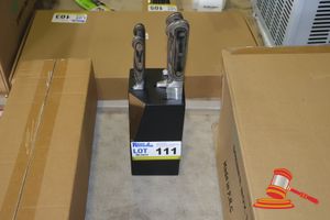 111 · KNIFE BLOCK SET