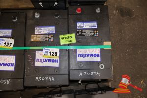 2 X KOMATSU BATTERY, 12V, 58D0601190, RC 440, CCA(A): 1425, REF.CA @0 � C; 1755, (UNTESTED), APPROX; 480MM D X 260MM W X 230MM H
