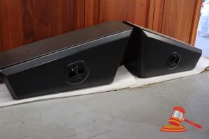 400 · PAIR OF TAPERED UNDER TRAY TOOL BOXES 700mm R&L, ALUMINIUM MATTE BLACK