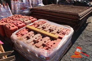 58 · APPROX 20 TEMPORARY FENCING PANELS APPROX 2400 X 1800MM AND 2 PALLETS OF BASES