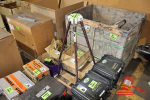 242 · 1 X FIBREGLASS SURVEY TRIPOD