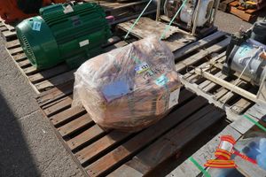 121 · TOSHIBA 3-PHASE INDUCTION MOTOR, 37KW, 415V, 1480RPM, 68A, ON PALLET, MODEL# TSH01, L1200mm x W1200mm, UNTESTED