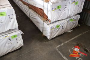 Pack Of Jarrah Skip Dressed, Feature, 100mm X 25mm, 1.020m3, 408lm,Random Lengths (Transport Size L5.700 X W470mm X H470mm X 800/900kg Approx) (Pack# 320029959)