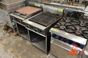 Cobra Bbq Grill. 2 Burner. Nat Gas. Portable. Approx 600 X 800 X H1100mm, Untested