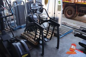 64 · 1 X CYBEX ARC TRAINER, MODEL: 620A, SN:B08-01620A9504N1800, UNTESTED, SOME MARKS,APPROX; 1.9M L X 1M W X 1.4M H, ON A PALLET