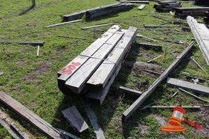 JARRAH GARDEN SLEEPERS X 12 - 4 @ 2.6, 5 @ 2.0 M LONG, 200 X 100 & 3 @ 2.4 M LONG, 200 X 75