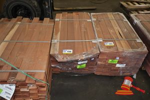 152 · PACK OF JARRAH DECKING 86 x 19 x 900mm, FEATURE , 108 LM, PACK# 320028823, TRANSPORT DIMS - L 950 x H 450 x W 500.