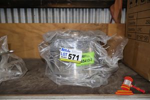 571 · S/S STOCKPOT W/COVER 30LT