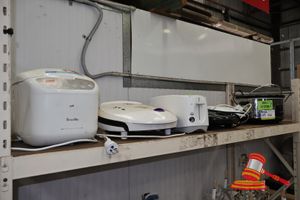 BUNDLE OF SMALL KITCHEN APPLIANCES INCLUDING 1 X MORPHY RICHARDS SLOW COOKER, 3.5 LITRE, STAINLESS STEEL (SOME MARKS) 1 X BREVILLE BAKER'S OVEN BREAD MAKER, MODEL: BB280, UNTESTED (SOME MARKS) 1 X SUNBEAM TOASTER, 4 SLICE, WHITE, UNTESTED 1 X THE OMELETTE MAKER, UNTESTED 1 X SUNBEAM PIE MAGIC 4 SANDWICH PRESS, UNTESTED (SOME MARKS) 1 X LEAN MEAN FAT REDUCING GRILLING MACHINE (UNTESTED)