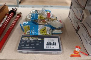231 · BUNDLE WITH RUBBER HOLE PLUGS
