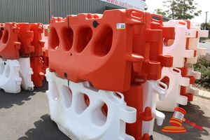 22 · 6 x Water Fill Barriers, Make: Alliance Mouldings, Model: Trafix2000, Approx Overall Dimensions: 2000mm x 900mm, including 4 x White and 2 x Orange