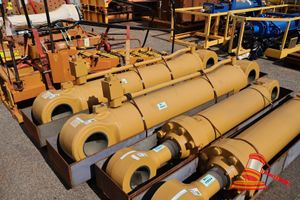 26 · CATERPILLAR HYDRAULIC CYLINDER, 994H BOOM LIFTING CYLINDER, MODEL: EMS-994-BM103H-SX (USED, SOME MARKS)