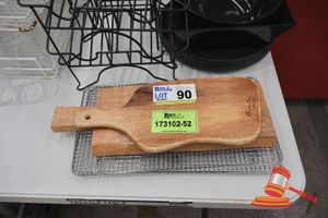 90 · 5 X BLACK WIRE DOUBLE DRINK DISPENSER STANDS, ASSORTED BLACK BOWLS, APPROX 6 X ROUND DRINK SERVING TRAYS, 2 X WOODEN CHOPPING BOARDS WITH HANDLE, WIRE COOLING RACKS