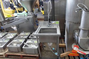 STAINLESS STEEL FREE STANDING TROUGH WITH SPLASHBACK AND SPRING SPRAY HOSE. APPROX 600 X 600 X H1170MM