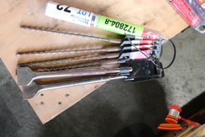 72 · MILWAUKEE HAMMER DRILL BITS, 4 @ 7mm x 250mm SDS PLUS, 1 @ 18mm x 250mm SDS PLUS, 2 @ 250mm x 40mm SDS PLUS, CHISEL BIT