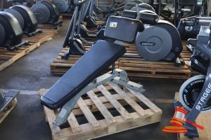 1 X PRECOR ICARIAN LINE DECLINE WORKOUT BENCH, DAMAGED SEAT, APPROX; 1.3M L X 620MM W X 1M H, ON A PALLET