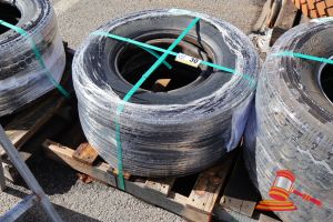 30 · 2 X 500/R16 LT TYRES (POSS UNUSED, WRAPPED)